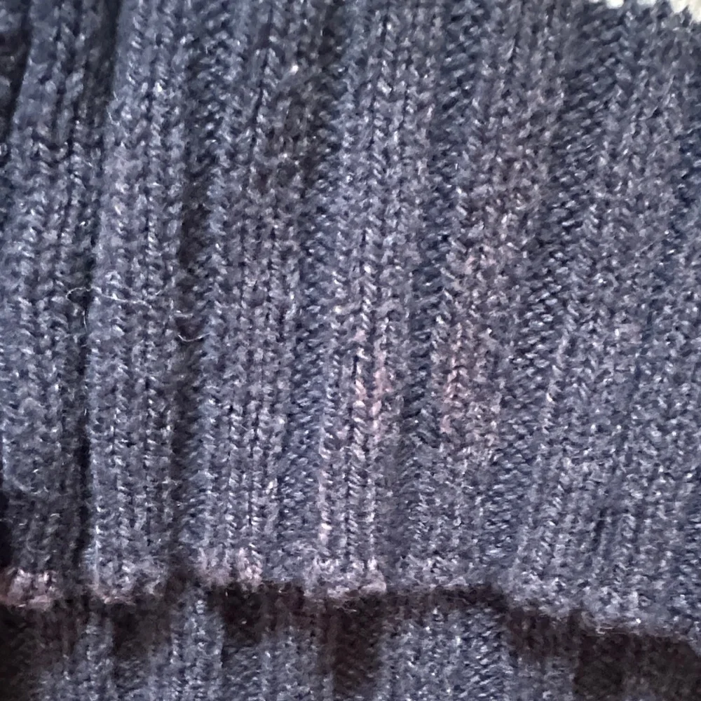 American Eagle Striped Navy and Cream Women's Sweater - Picture 3 of 3